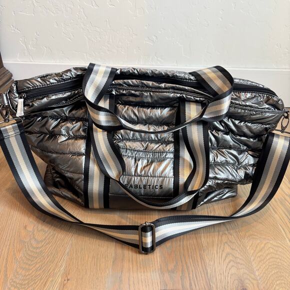 NWOT Fabletics Large Quilted Tote Gym Bag Metallic Gunmetal - Picture 13 of 13